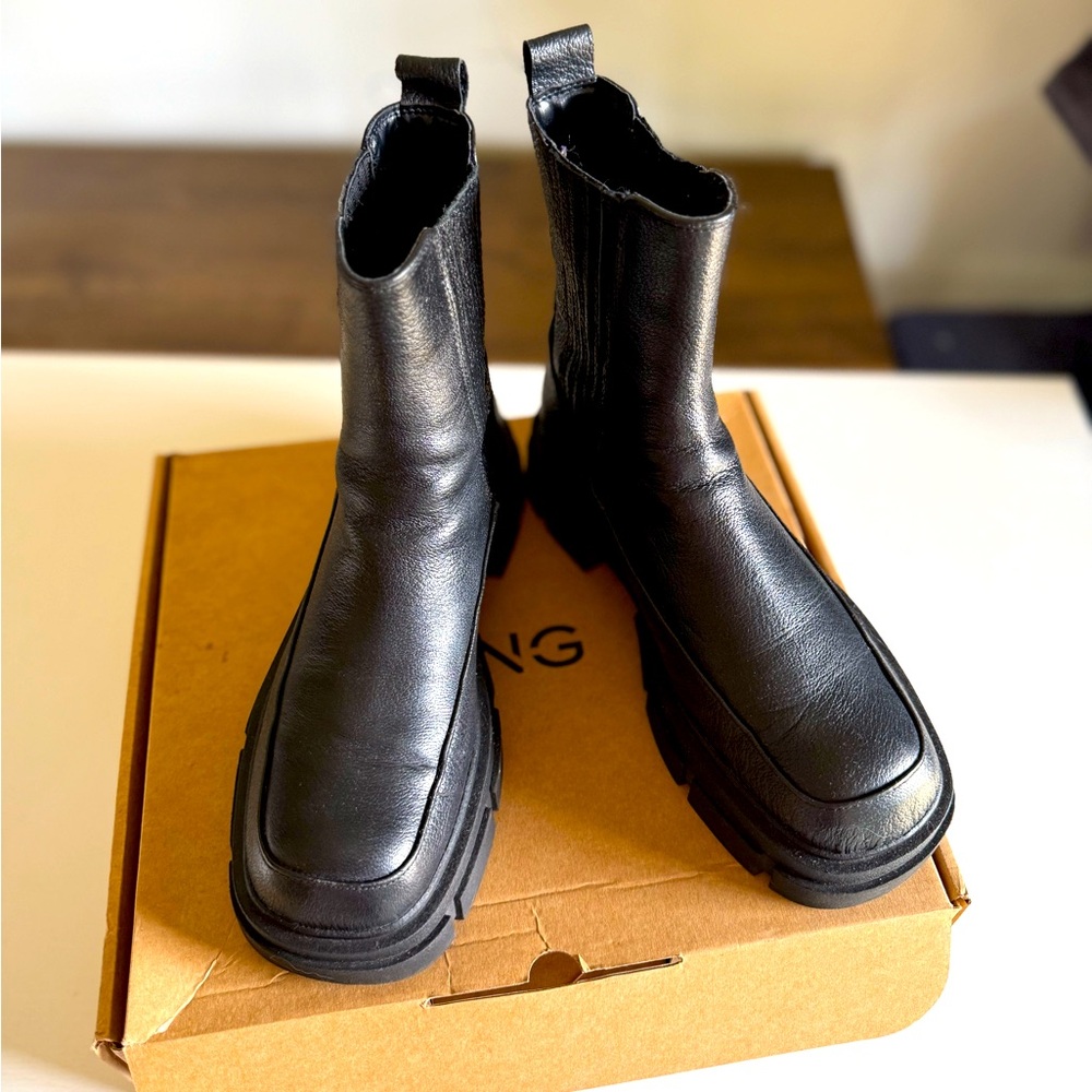 Mango Black Leather Boots. Size 7